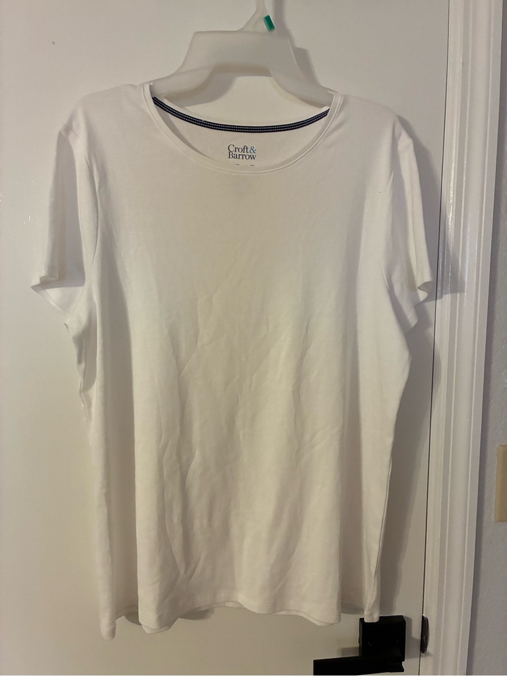 Croft & Barrow Classic White Crew Neck Shirt
